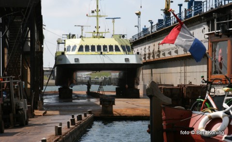Donderdag had men bij Visser-Texel geen alledaagse dokking. Het meetschip Scheurrak van RWS stond die dag droog voor een onderhoudsbeurt.
