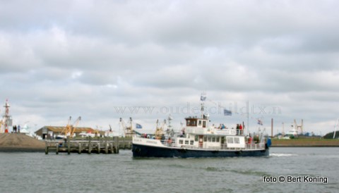 De Zeester van Johan Hutjes uit Oudeschild is verkocht aan het plaatselijke rondvaartbedrijf van Herman Blom en Frido Boom. Welke zelf al jaren met toeristen van met de TX 10 Emmi en de TX 20 Orion vanuit de Oudeschilder haven. De TX 35 is ook bekend als de voormalige veerboot van Schiermonnikoog.